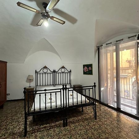 Appartamento Oldtown Centro Storico คาตาเนีย ภายนอก รูปภาพ