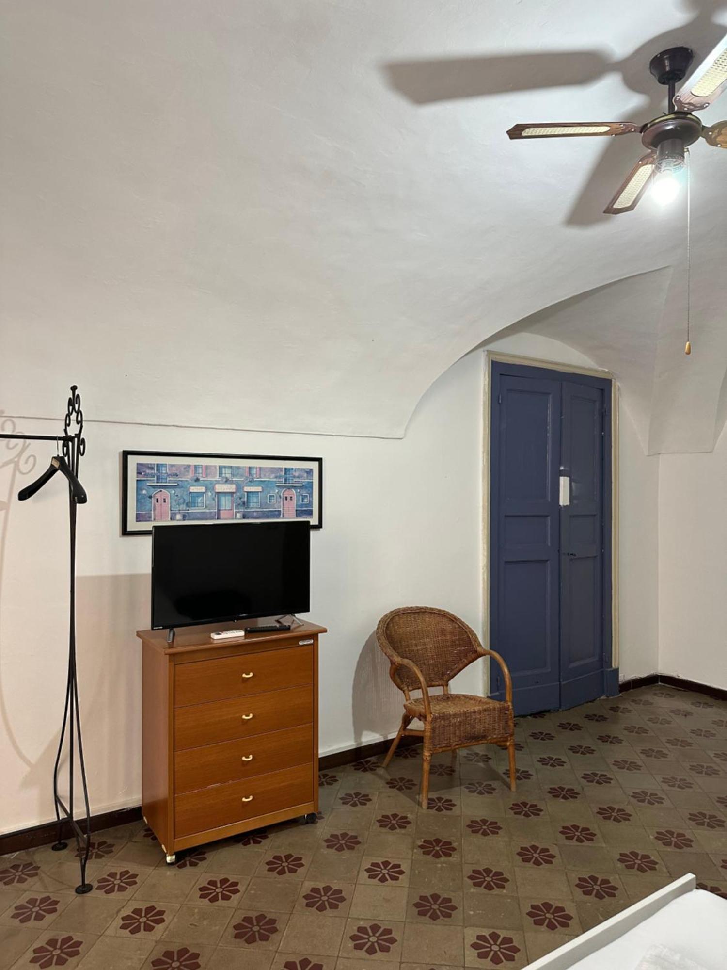 Appartamento Oldtown Centro Storico คาตาเนีย ภายนอก รูปภาพ