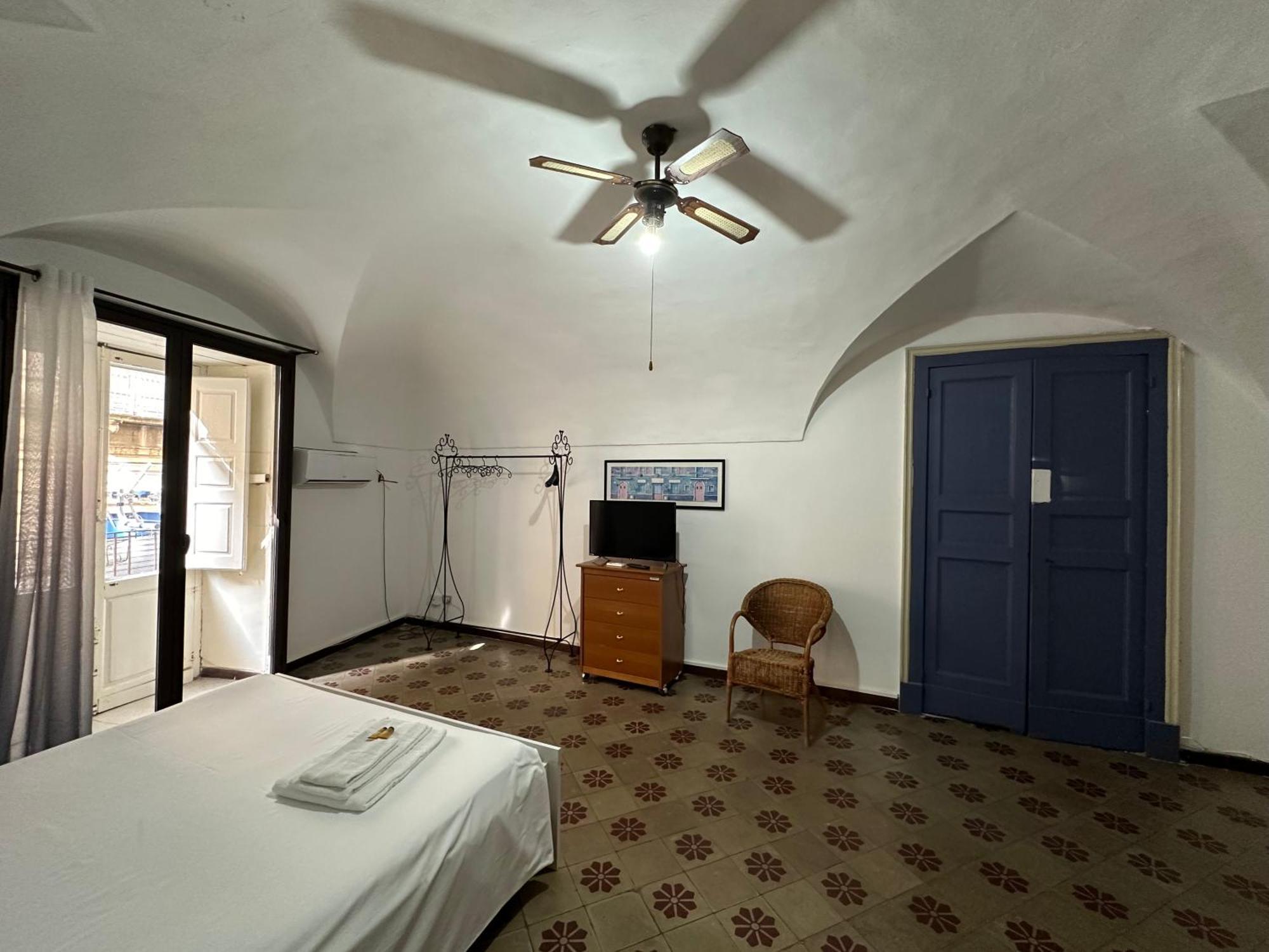 Appartamento Oldtown Centro Storico คาตาเนีย ภายนอก รูปภาพ